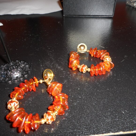 EARRINGS - 1 pair - amber and gold - hoops - Picture 5 of 5
